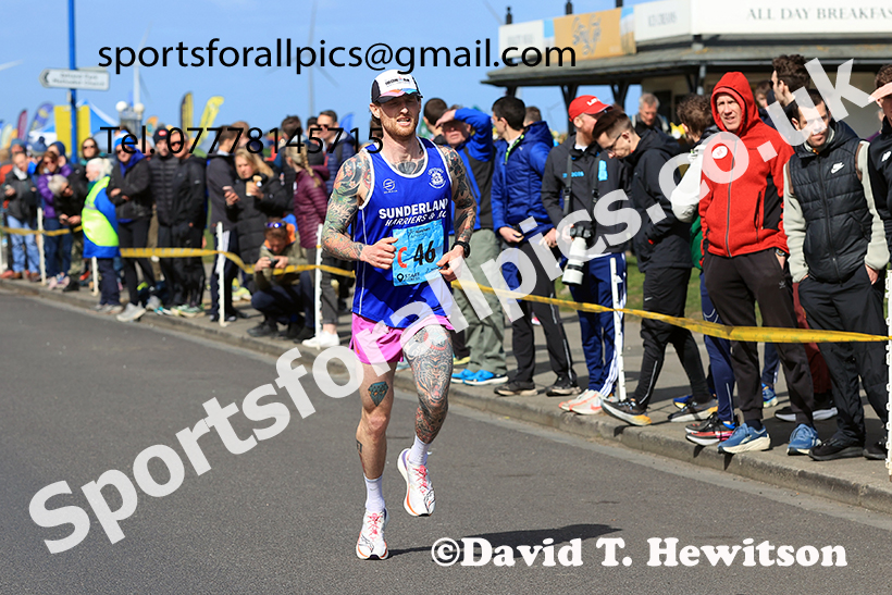 Senior mens Northern 12 Stage Road Relay, 2025 Northern 12 and 6 Stage Road Relays and Junior 5k, Redcar. Photo: David T. Hewitson/Sports for All Pics